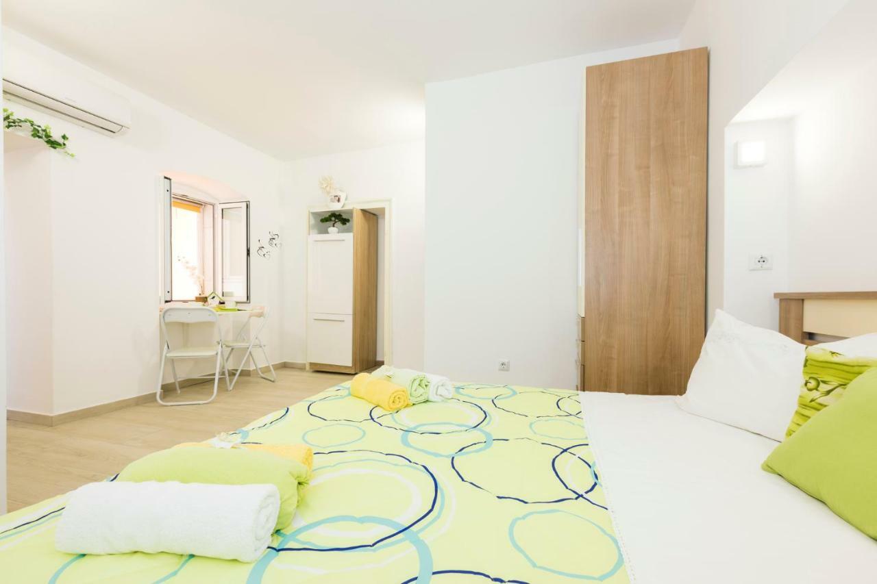 Apartments And Rooms Roberto B. Valun Zewnętrze zdjęcie